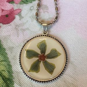 Botanical Glass cabashon Necklace 18” NWT